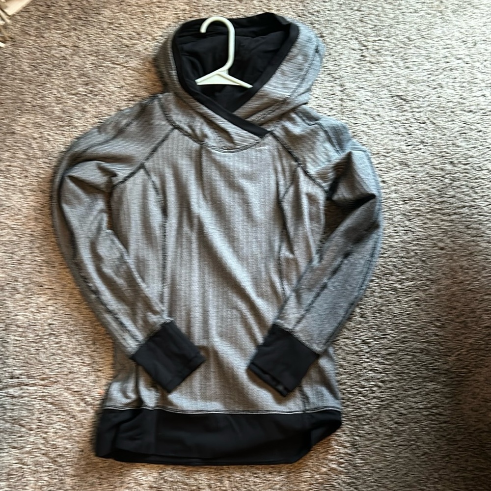 Lululemon size 6. Worn maybe 7-8 times.